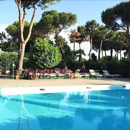 Villaggio Mithos Misano Adriatico Esterno foto