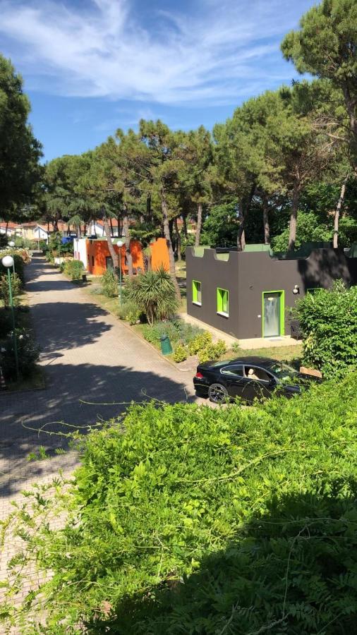 Villaggio Mithos Misano Adriatico Esterno foto
