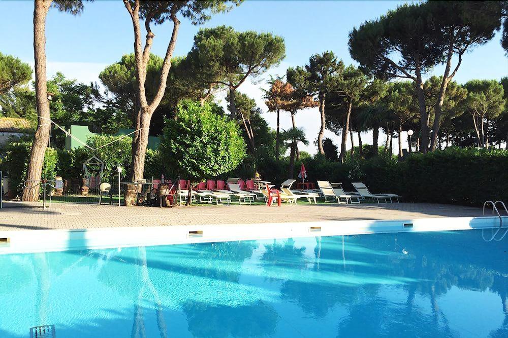 Villaggio Mithos Misano Adriatico Esterno foto