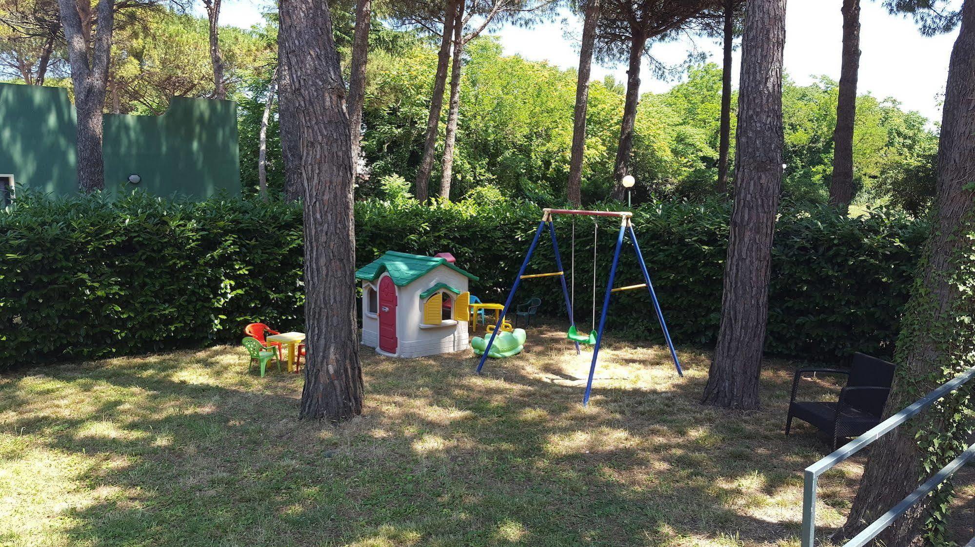 Villaggio Mithos Misano Adriatico Esterno foto