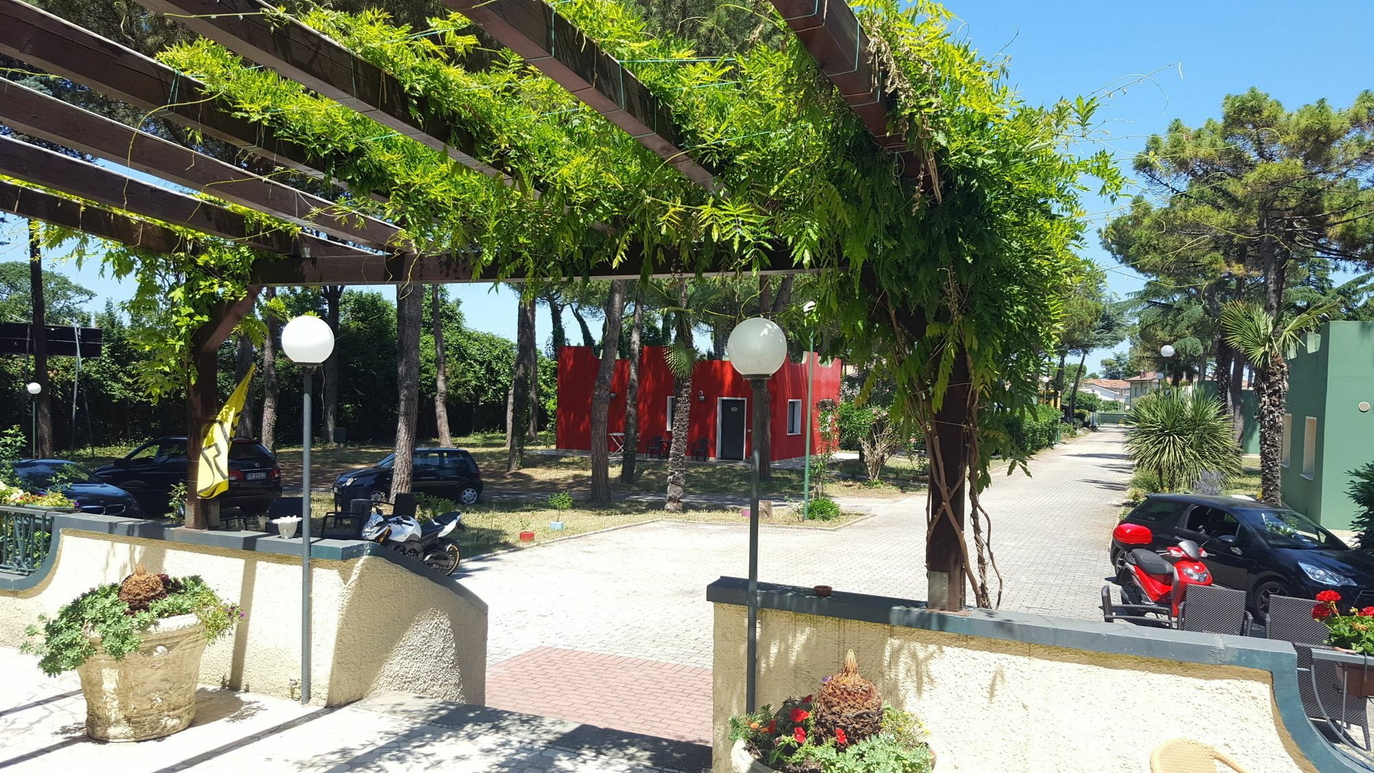 Villaggio Mithos Misano Adriatico Esterno foto